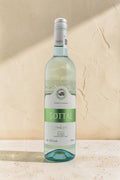 Botella de vino blanco Wellnex Sanguinhal Sottal con etiqueta verde, aroma a uva moscatel y notas de frutas tropicales