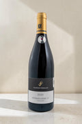 Botella de vino tinto Wellnex Schafer Frohlich Spatburgunder R Trocken 2020 con etiqueta elegante sobre fondo neutro