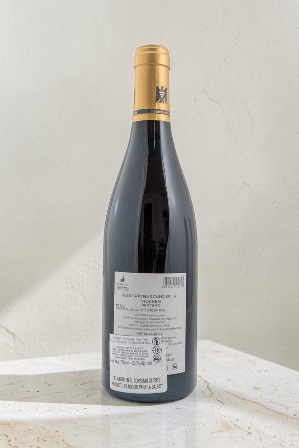 Botella de vino tinto Wellnex Schafer Frohlich Spatburgunder R Trocken vista trasera con etiqueta informativa
