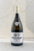 Botella Magnum de vino blanco Wellnex Gran Reserva con etiqueta Quinta das Cerejeiras sobre fondo de mármol claro