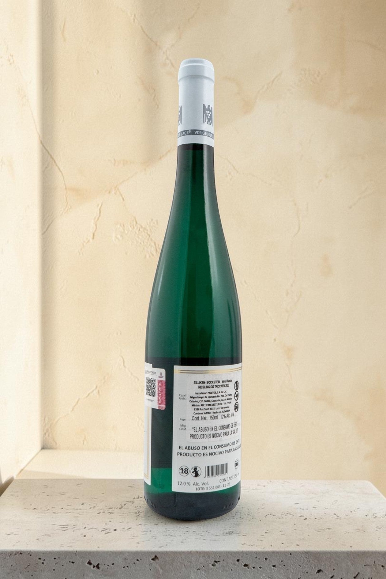 Botella de vino blanco Wellnex Weingut Zilliken VB Bockstein Riesling Grosses Gewachs con etiqueta informativa
