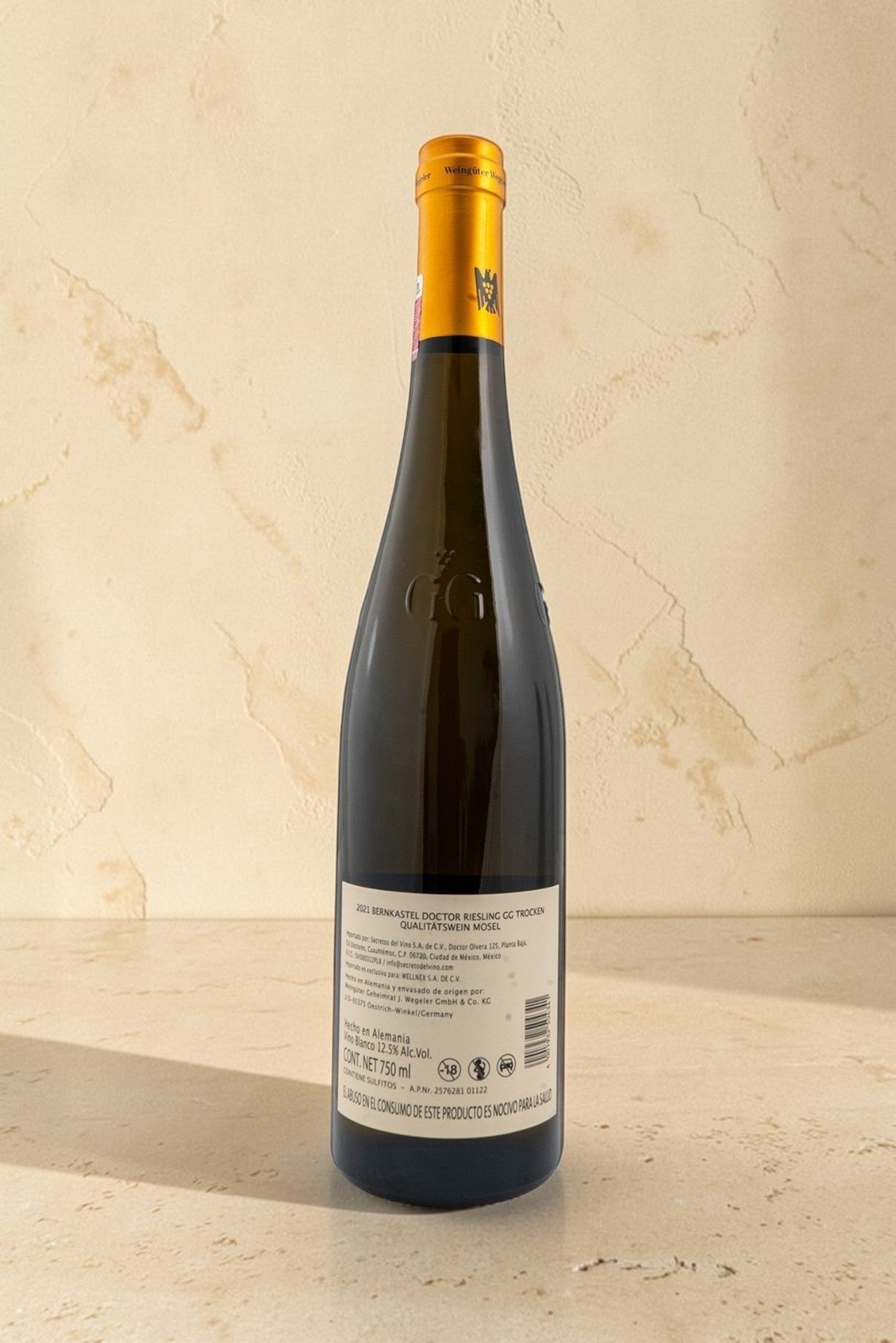 Botella de vino blanco Wellnex Weingut Wegeler Bernkasteler Doctor Riesling GG Trocken con etiqueta trasera detallada