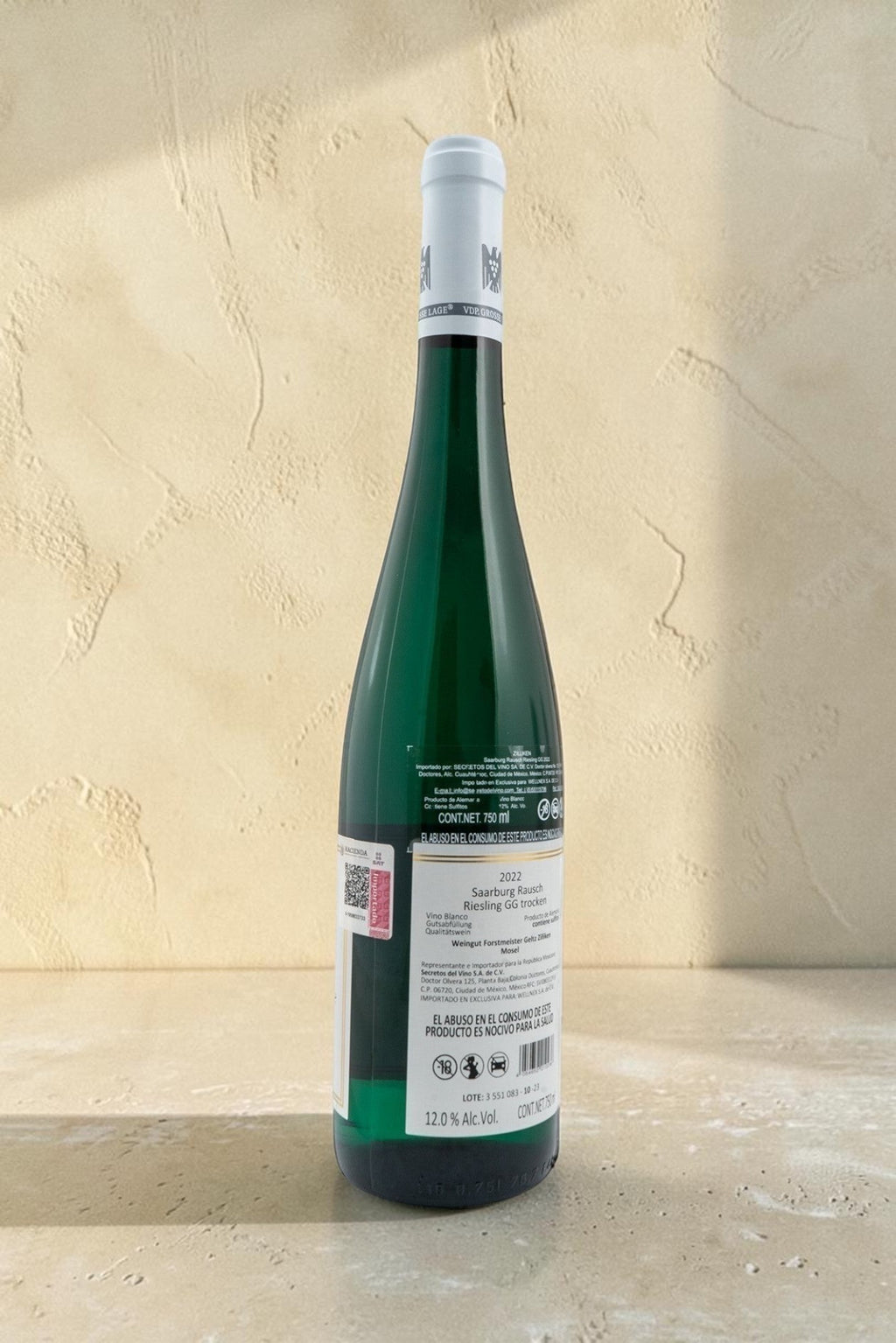 Botella de vino blanco Wellnex Weingut Zilliken Saarburg Rausch Riesling GG con etiqueta informativa en primer plano