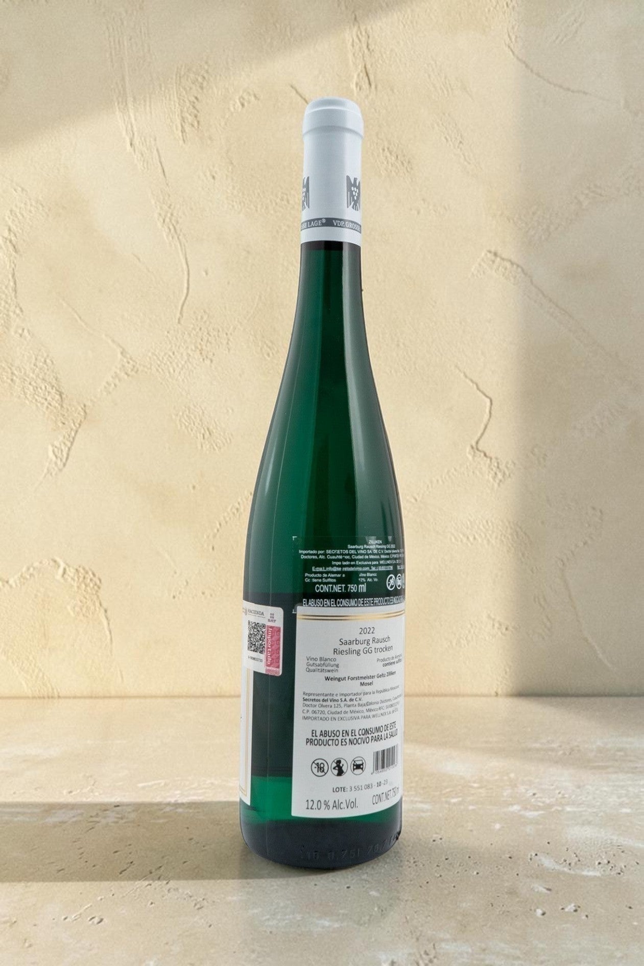 Botella de vino blanco Wellnex Weingut Zilliken Saarburg Rausch Riesling GG con etiqueta informativa en primer plano