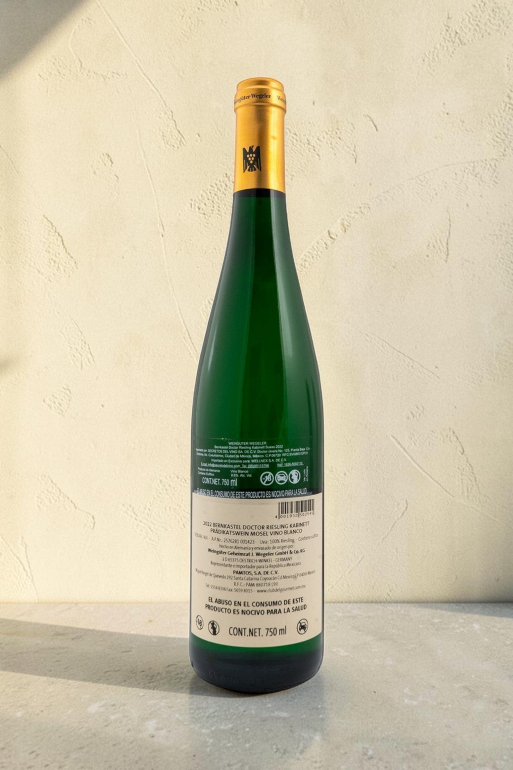 Etiqueta trasera de la botella de vino blanco Wellnex Weingut Wegeler Bernkasteler Doctor Riesling Kabinett